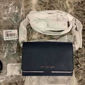 MK JetSet Travel Multifunction Phone Crossbody Bag